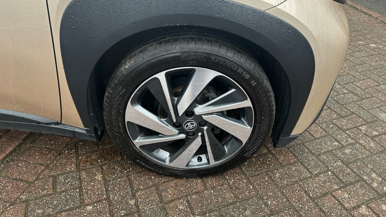 Toyota Aygo X 1.0 VVT-i Edge 5dr Petrol Hatchback